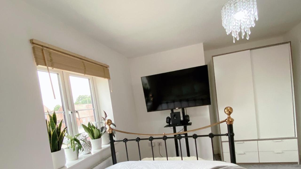 Entire Home: Bicester Village 10Min Walk エクステリア 写真